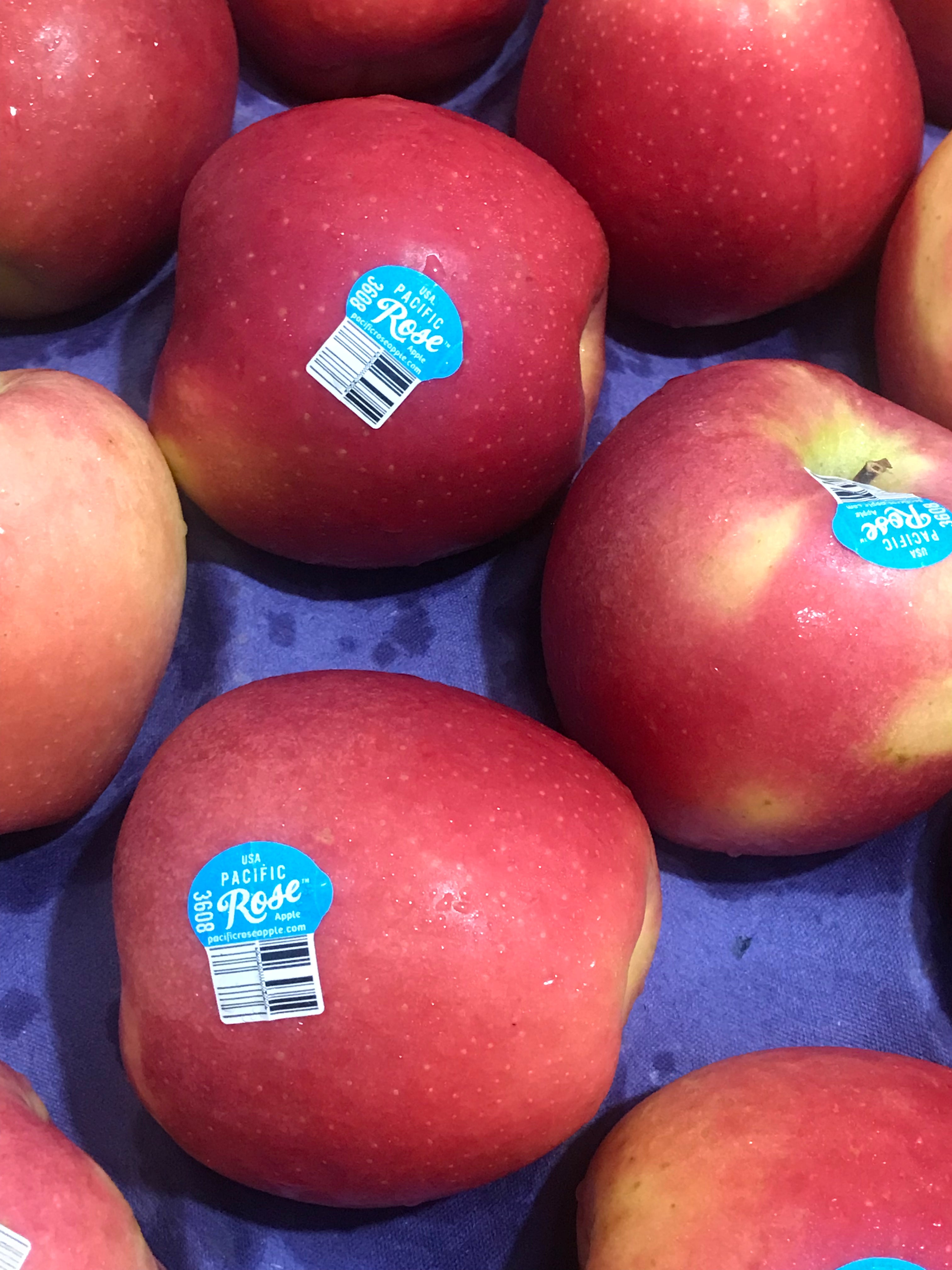 USA Pacific Rose Apples (Set of 3) YOLOFRUITS