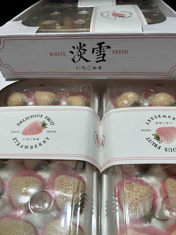 Japan White Strawberries (per punnet)